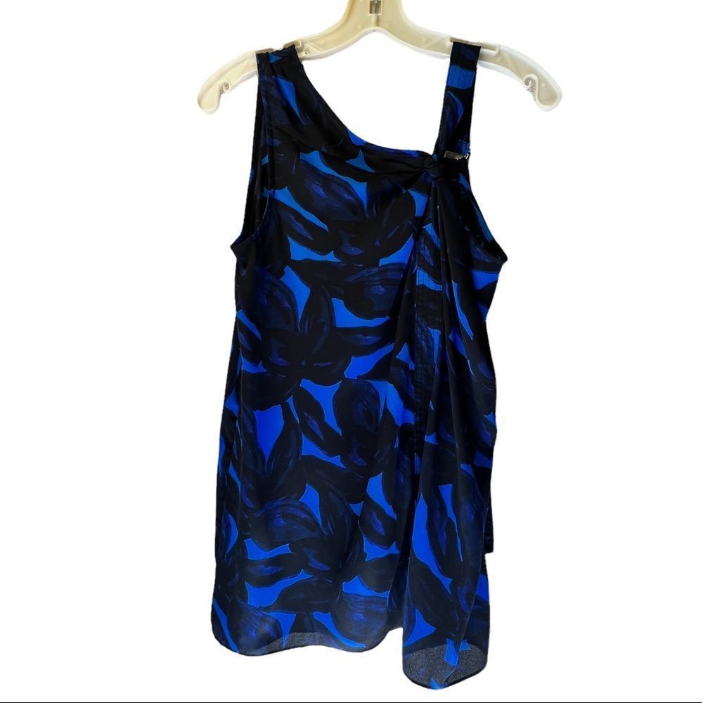 H Halston Top‎